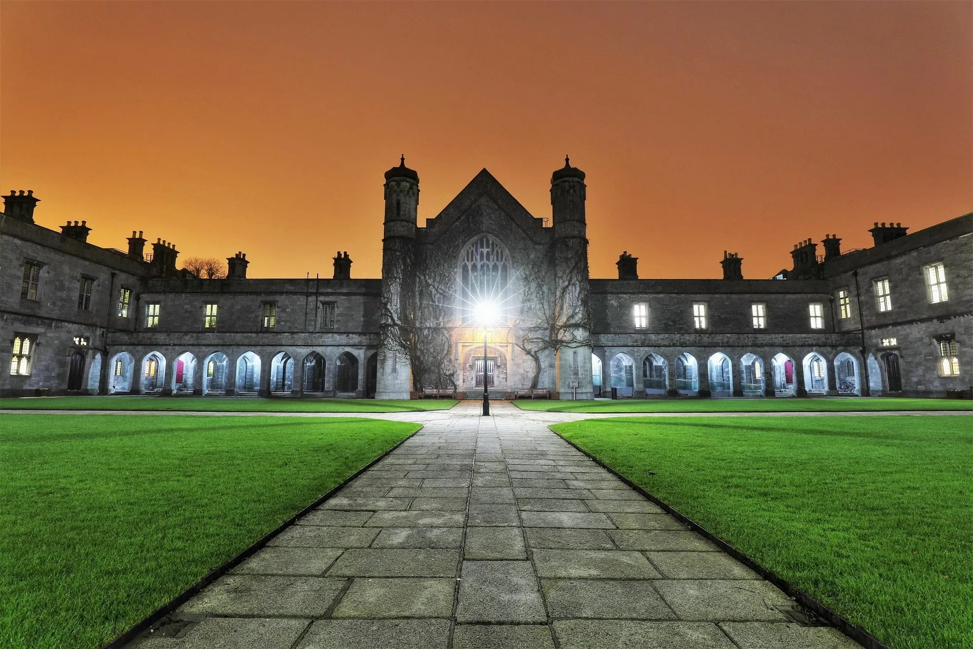 nuig at night